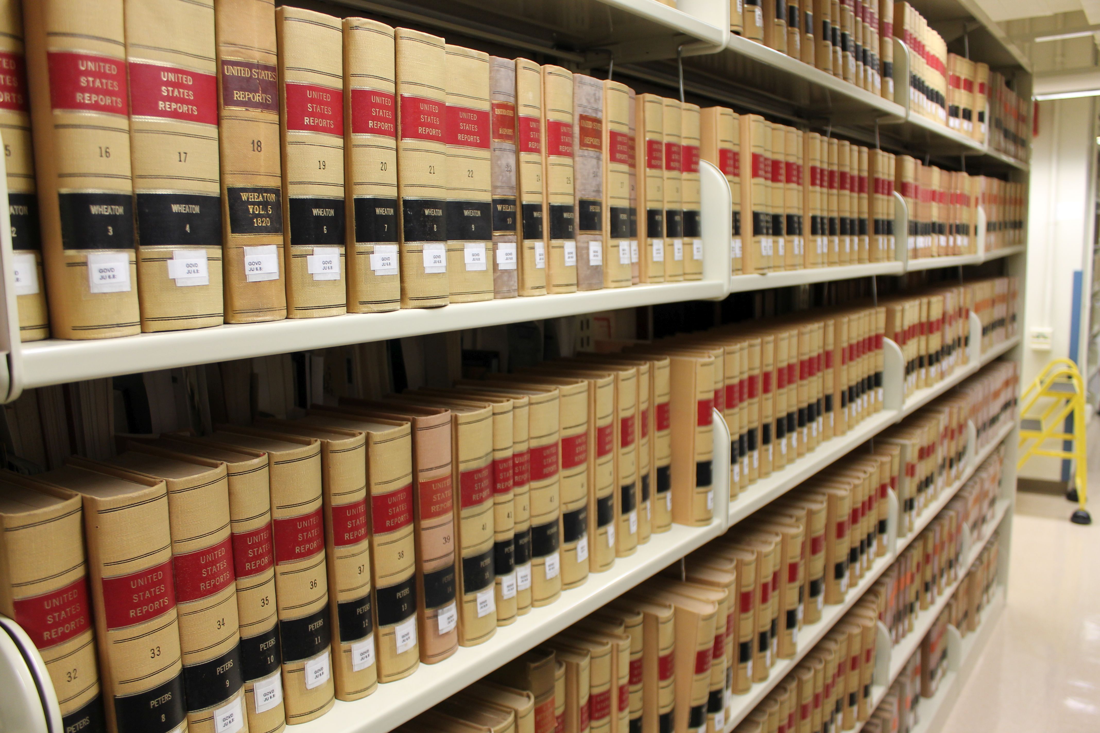 Image of the United States Reports volumes on bookshelves. Source: GPO